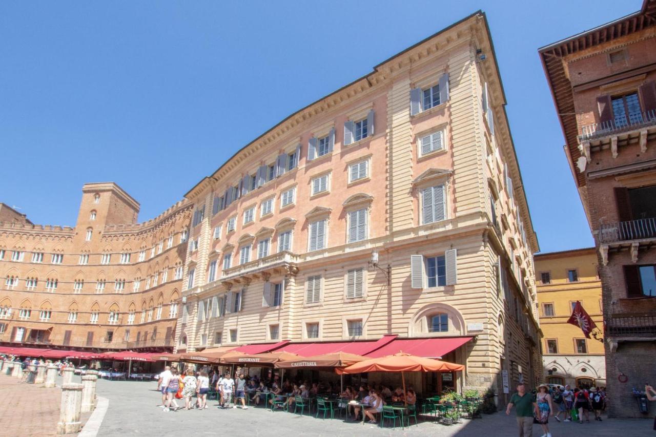 Palazzo Chigi Zondadari Apartment Siena Exterior photo