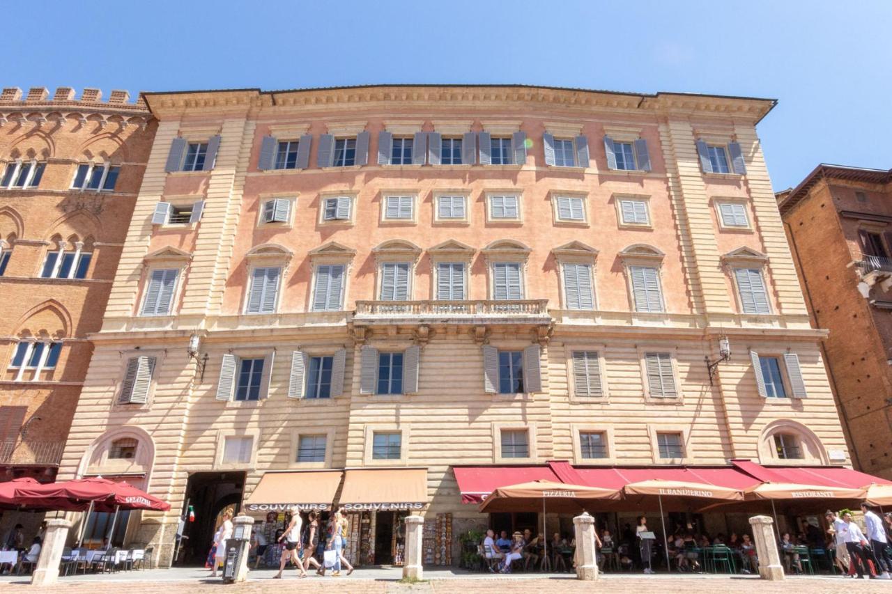 Palazzo Chigi Zondadari Apartment Siena Exterior photo