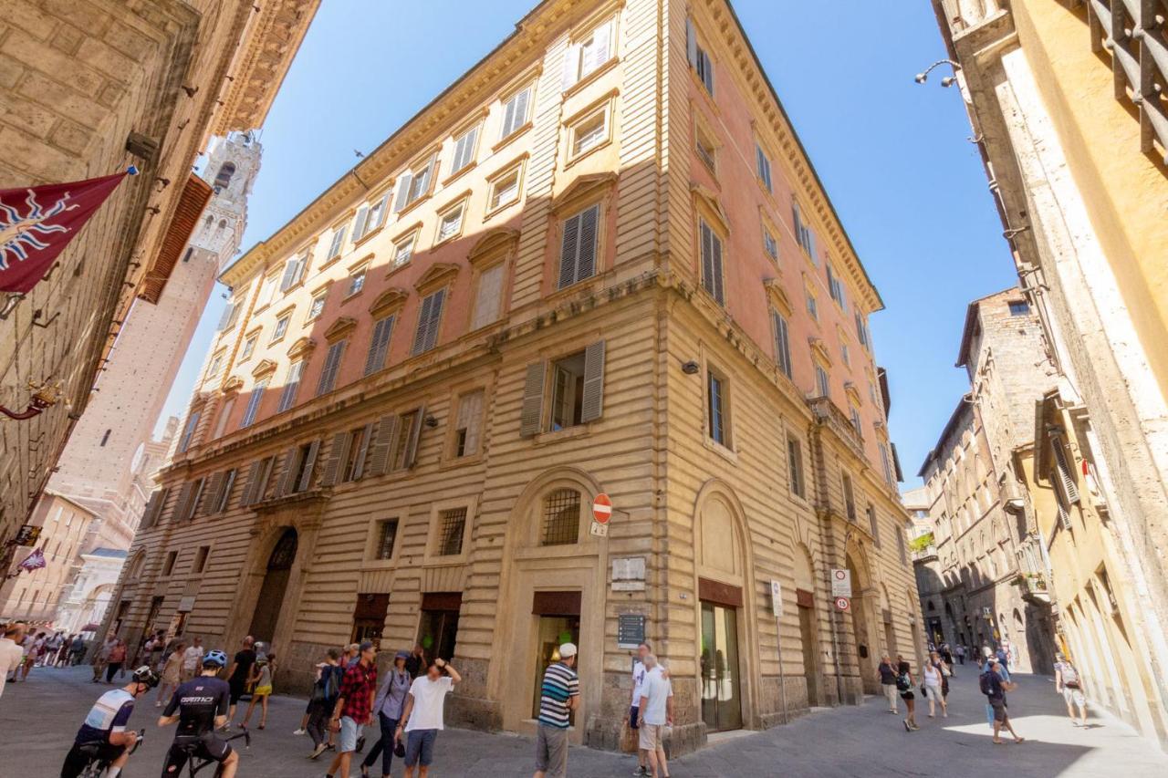 Palazzo Chigi Zondadari Apartment Siena Exterior photo