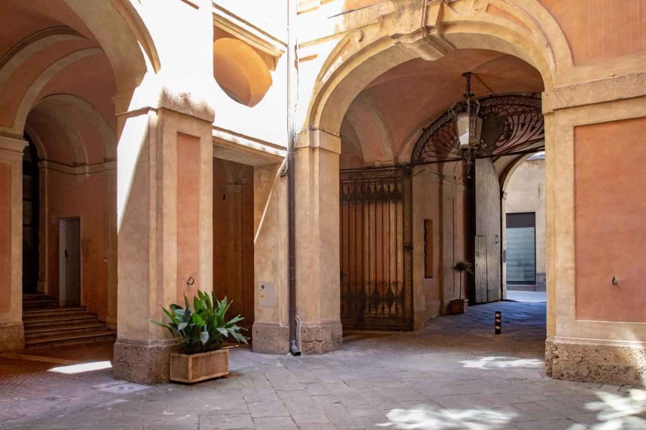 Palazzo Chigi Zondadari Apartment Siena Exterior photo